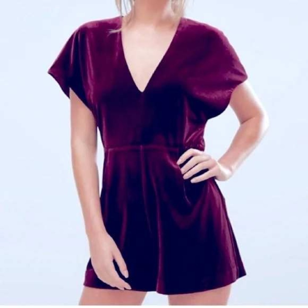 ASOS NWT‎ Curve Womens Burgundy Velvet V-Neck Romper Plus Size 16